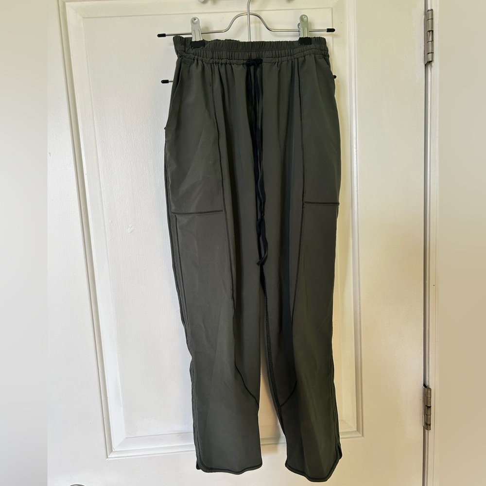 Lululemon olive capris- size 4